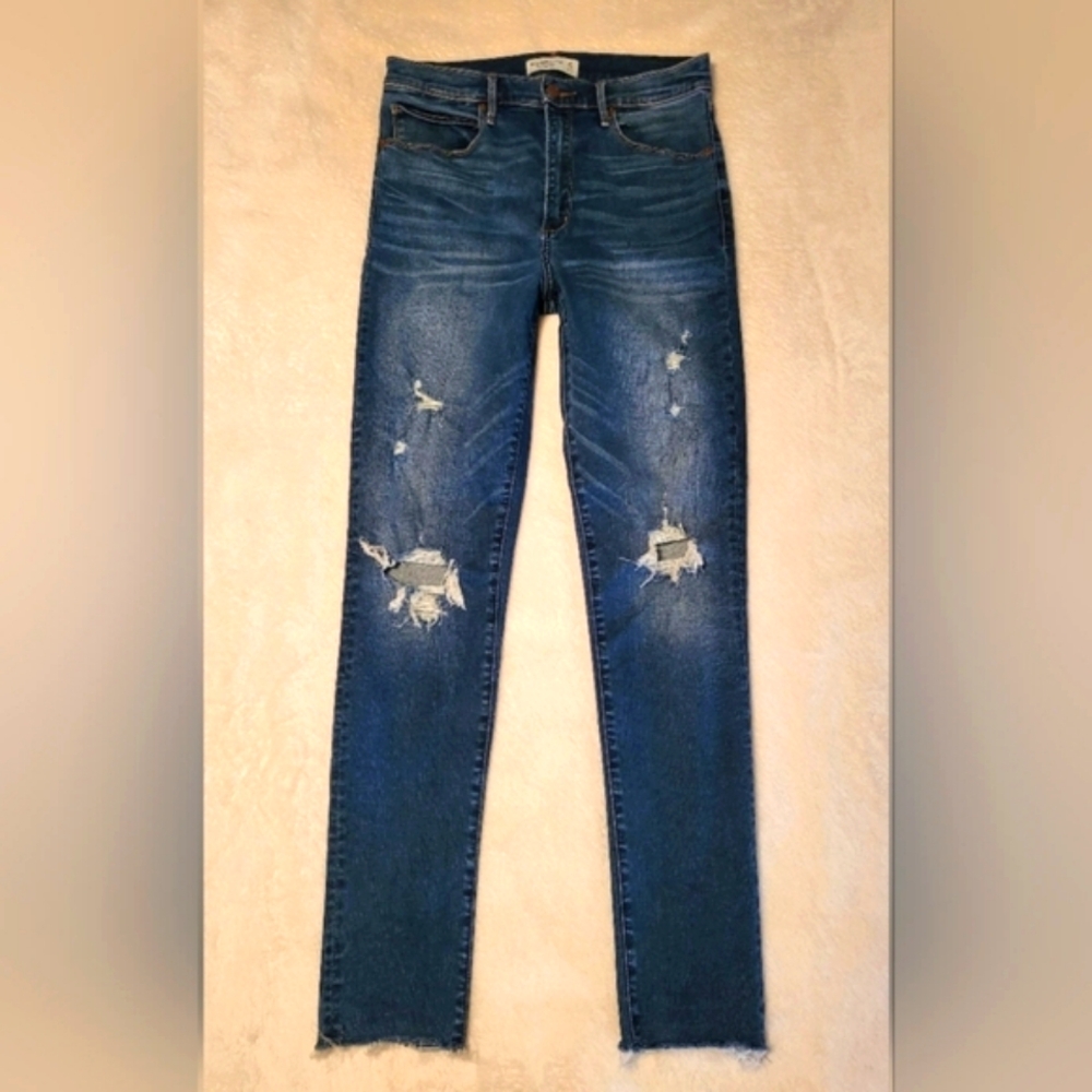 LiKE New ☆ A&F Skinny Jeans.